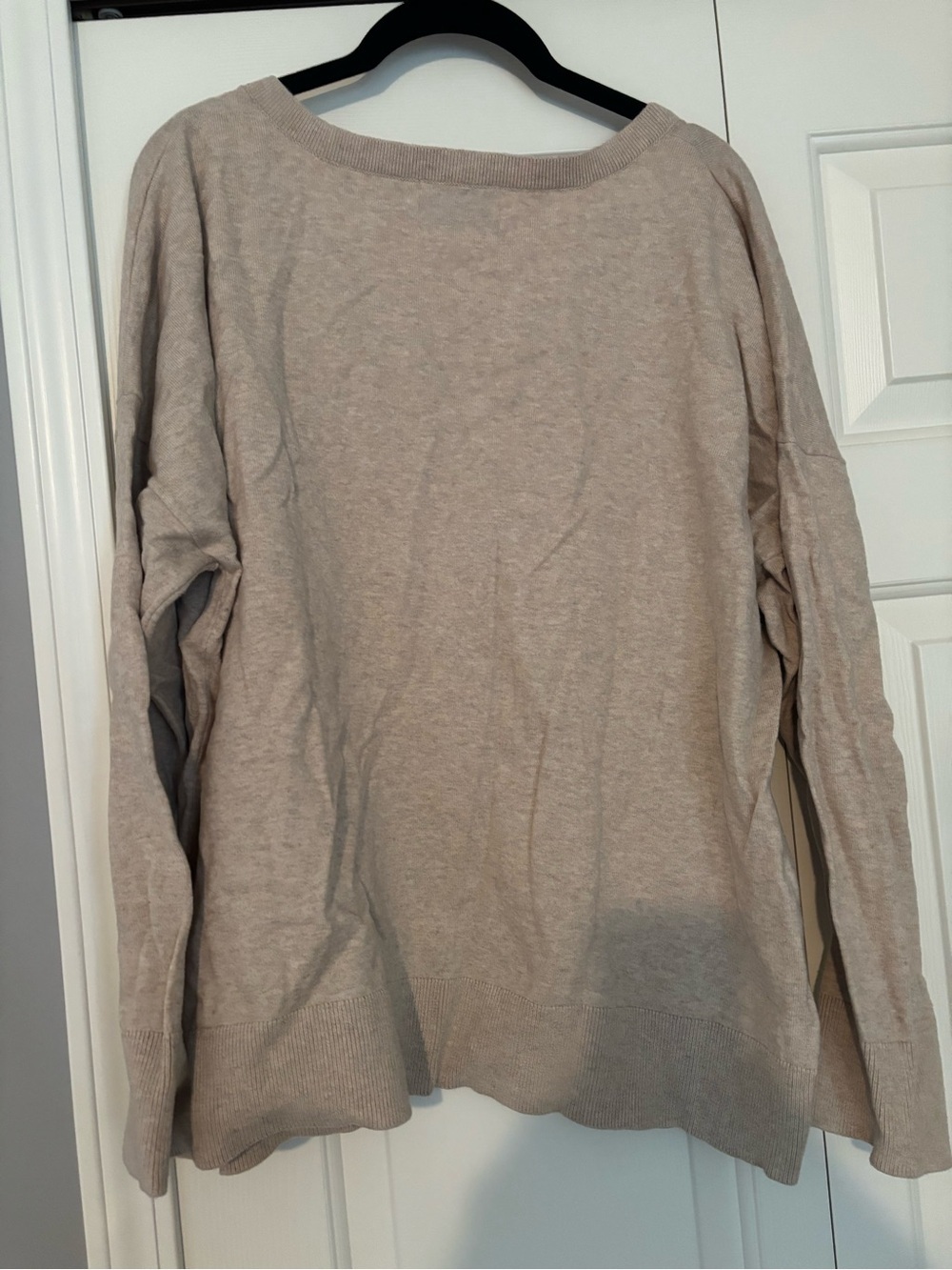 Old Navy Women's Light Taupe V-Neck Pullover Knit - Picture 3 of 3